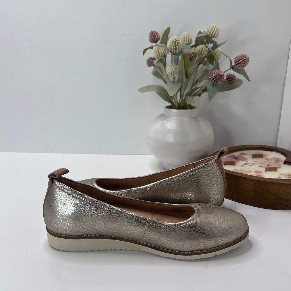 Brioso Emmaline Leather Ballet Flat Metallic Champagne Gold Women's 7M Tried On - Picture 7 of 9